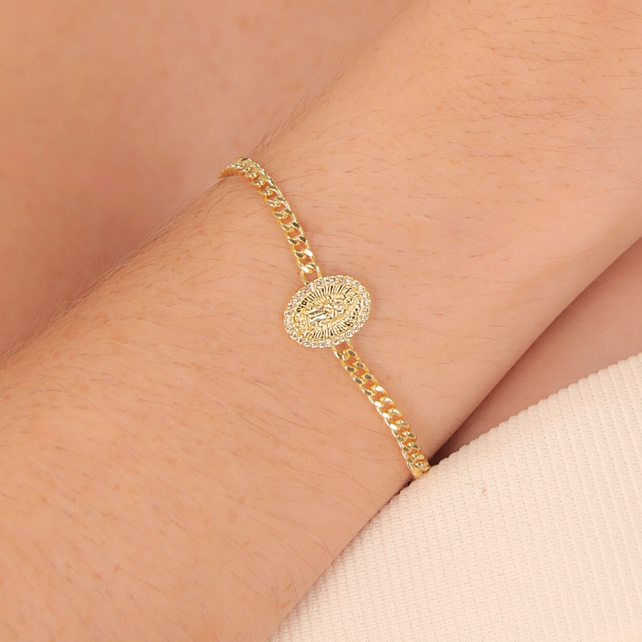 Pulsera AURUX cubana con Virgen de Guadalupe